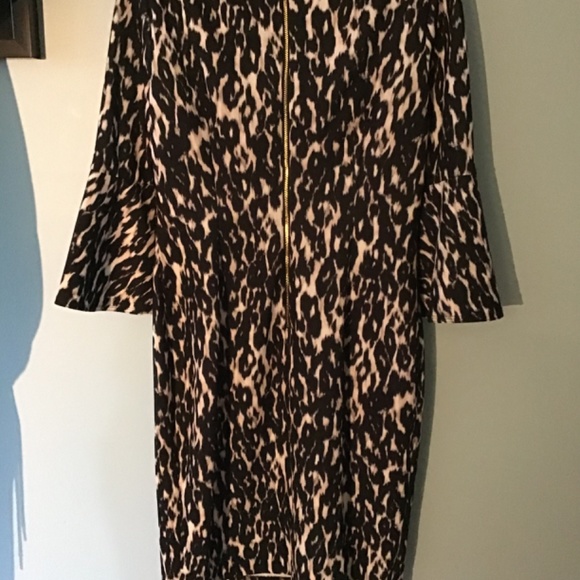 Calvin Klein leopard bell sleeves dress - Picture 2 of 3